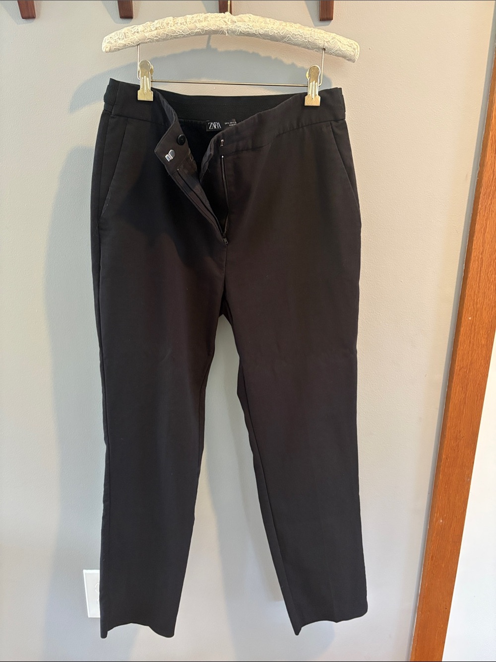Zara Black Cropped Slim Trousers
